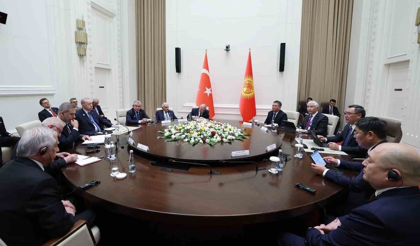 Cumhurbaşkanı Erdoğan, Kırgız mevkidaşı Caparov ile görüştü