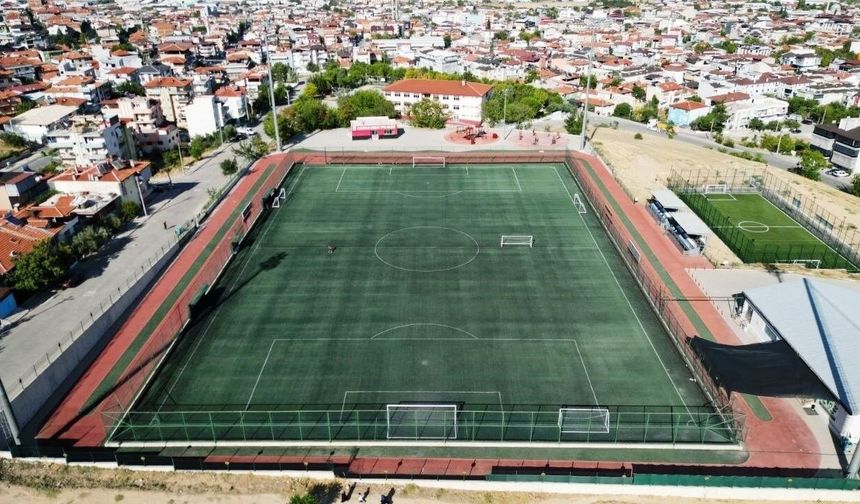 Kınıklı ve İlbade'deki spor tesisleri FIFA standartlarında yenilendi