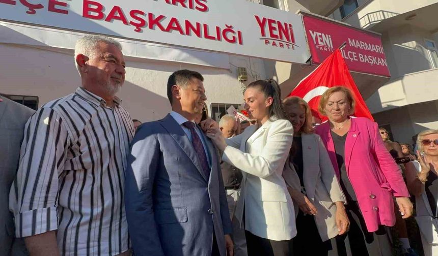 Marmaris Belediye Başkanı Ünlü, CHP'den istifa ederek Yeni Parti'ye katıldı