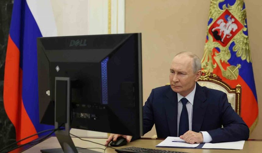 Putin, oyunu uzaktan kullandı