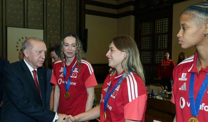 Filenin Sultanları Külliye’de! Erdoğan’dan şampiyonlara övgü