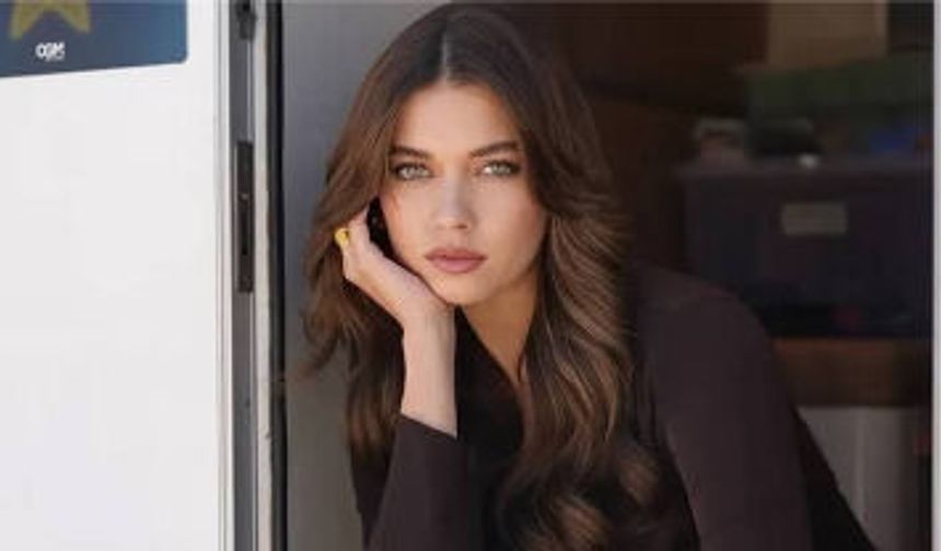 Afra Saraçoğlu Türkiye’ye döner dönmez havalimanında gözaltına alındı