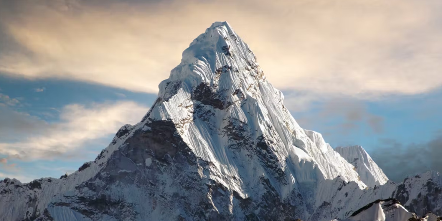 Everest-Dagi-ana-gorsel