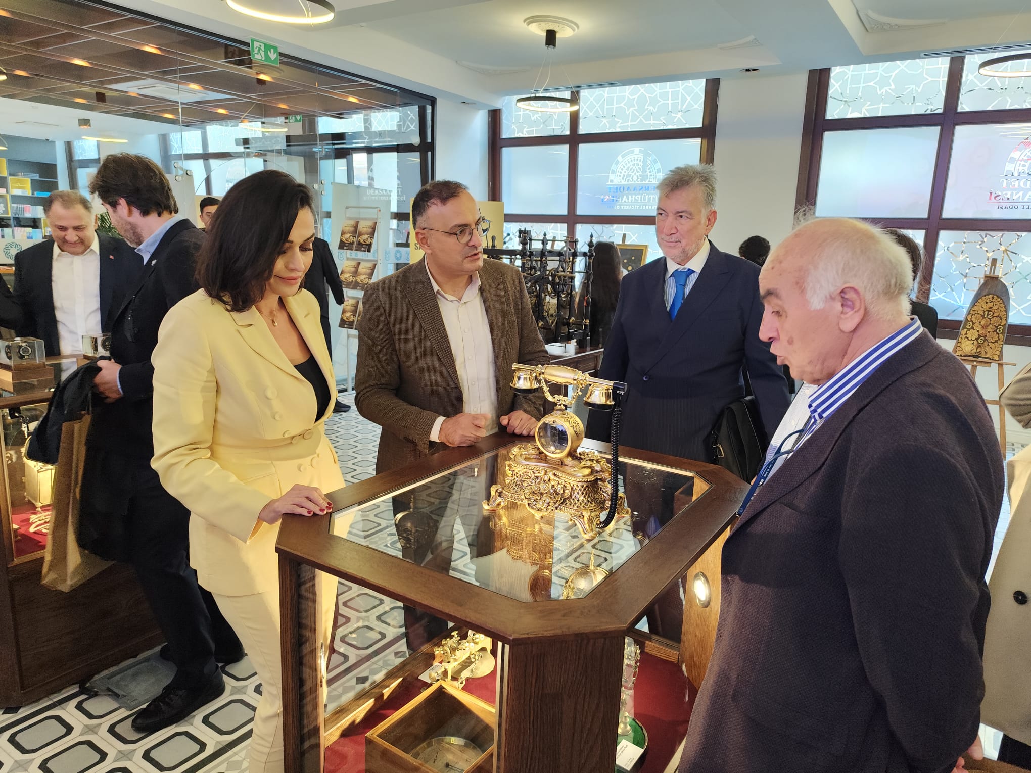 72E4C918 D442 465E 987C 9E0D9858186B