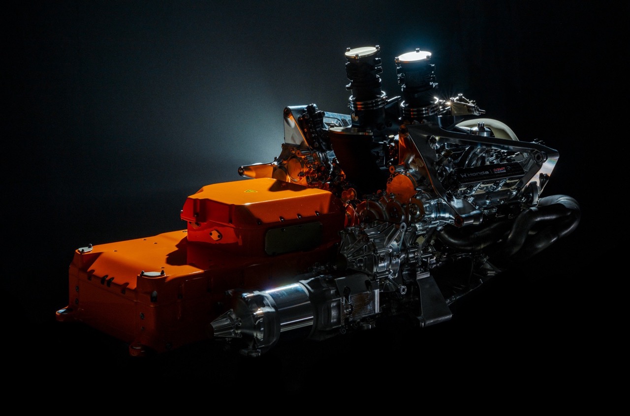 Büyük Honda Aston Martin F1 Is Birligi (5)