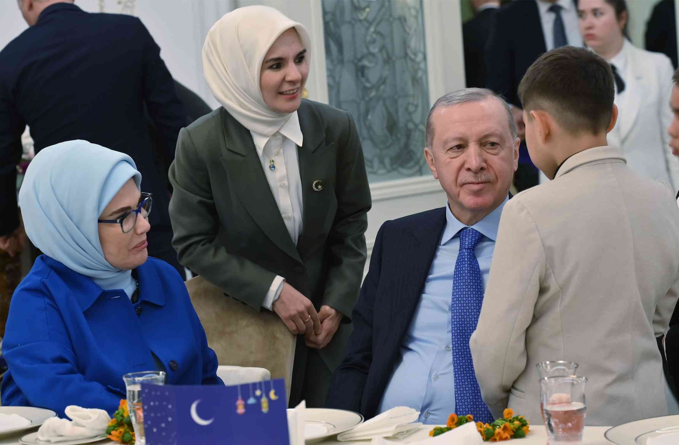 Erdoğan, Devlet Himayesindeki Çocuklarla İftar Sofrasında Buluştu