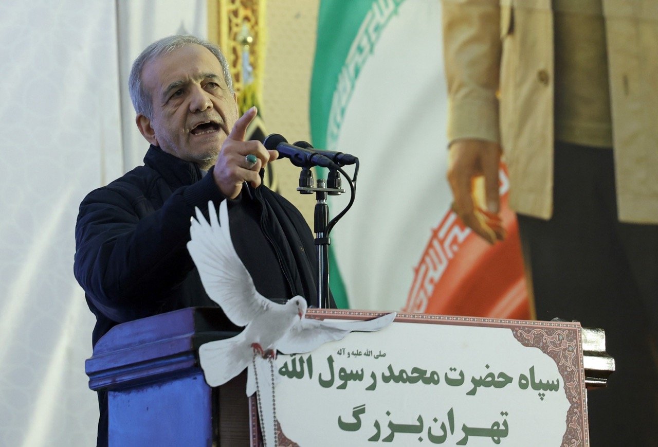 Pezeşkiyan: "Ateşkes, İran'ın arzu ettiği genel ilkelerin kabulüyle sağlandı"