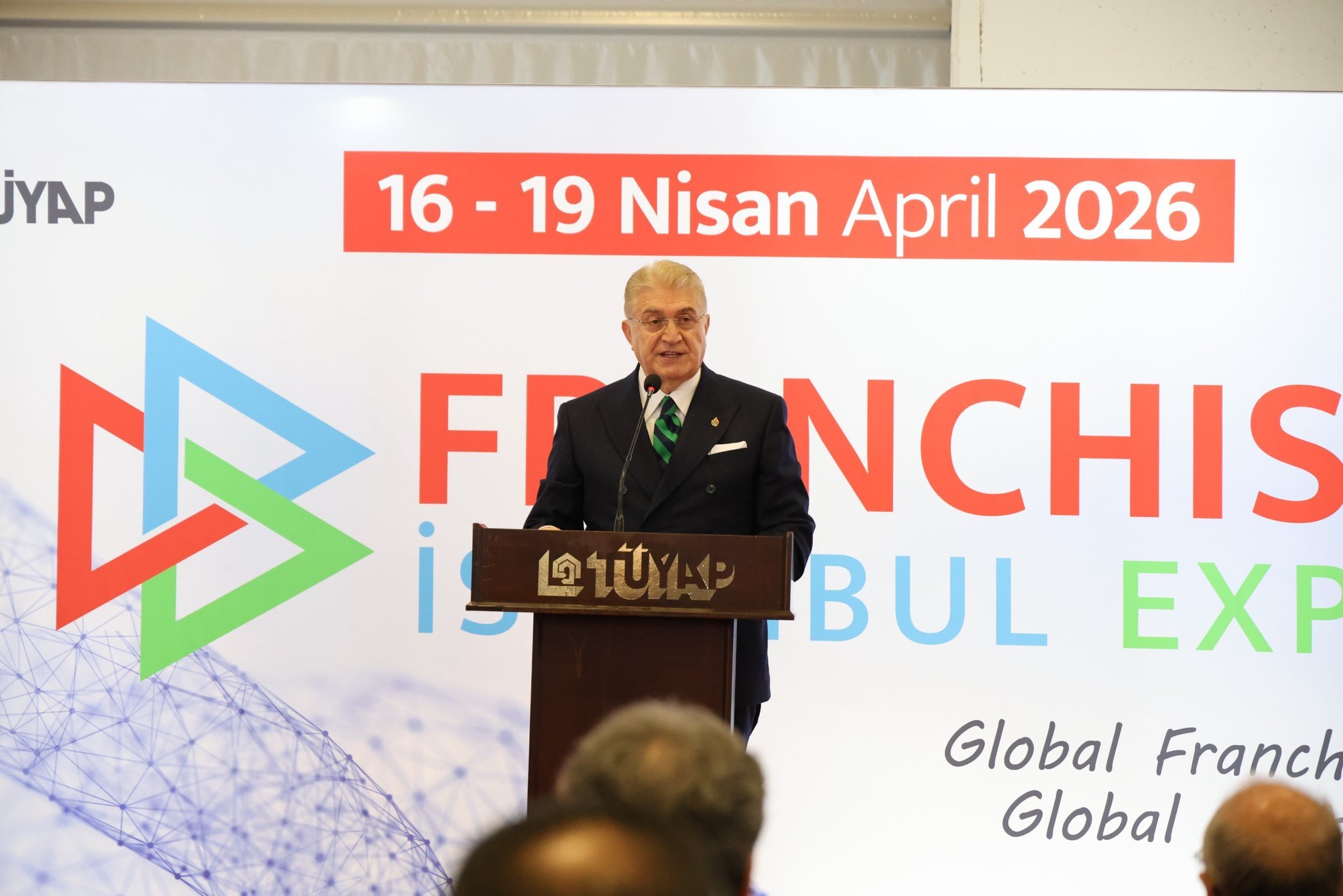 H G Glkx Q W A A A P Bj4