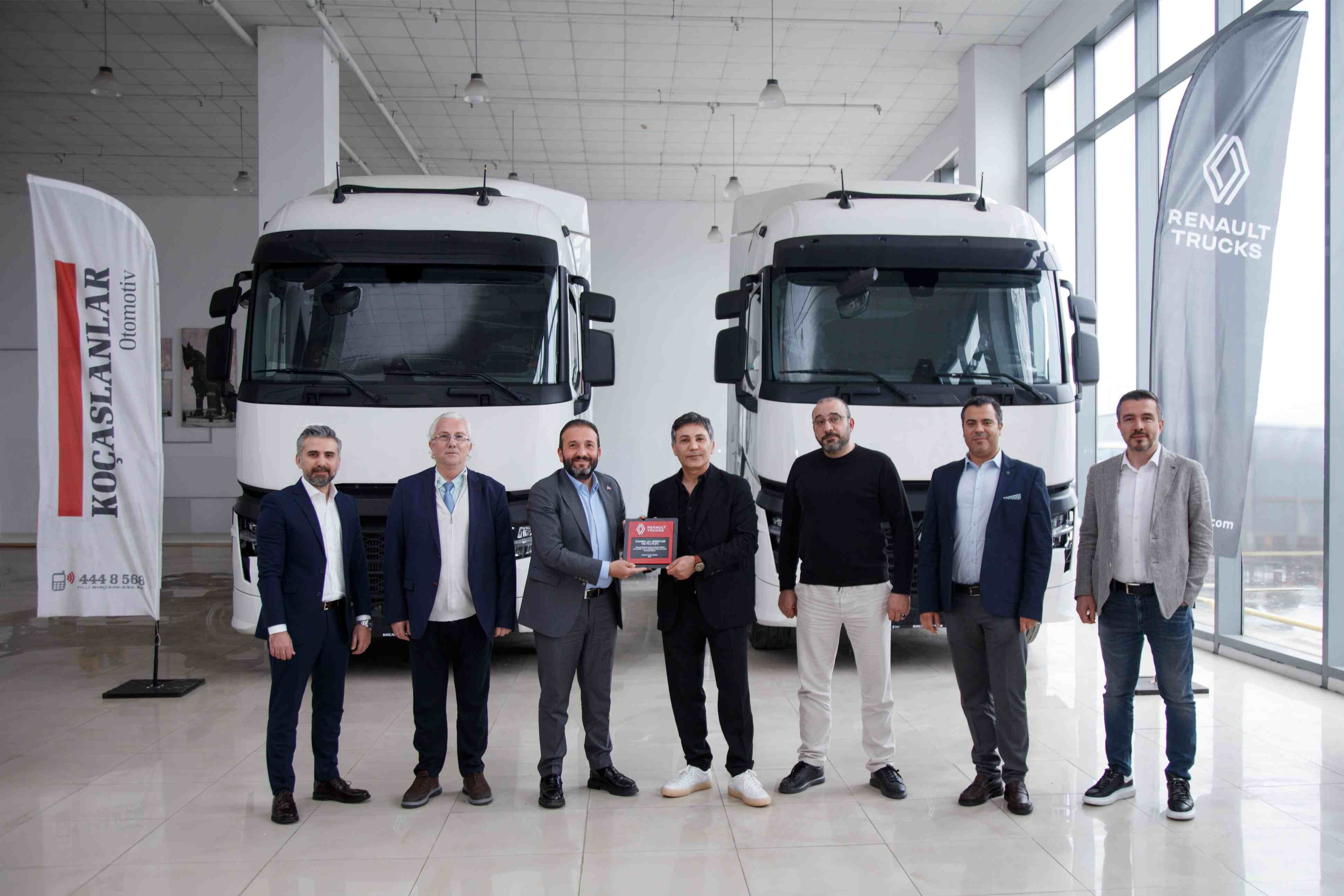Renault Trucks T480’den İstanbul Lojistik’e 20 adet Trucks T480 teslimat