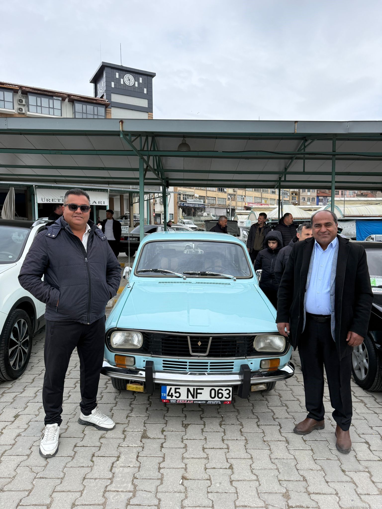 Yarım asırlık klasik otomobil 210 bin liraya yeni sahibini buldu