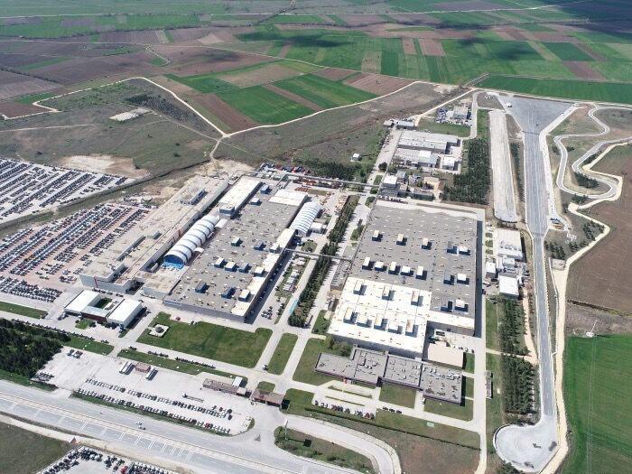 Büyük 1786186898 Ford Trucks Ve Iveco Nun Yeni Nesil Kabin Projesinde Yeni Bir D Nemin Kap S Aralan Yor 2