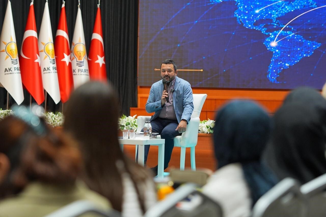 AK Parti İstanbul İl Gençlik Kolları 'Diplomasi Atölyesi'ni hayata geçirdi