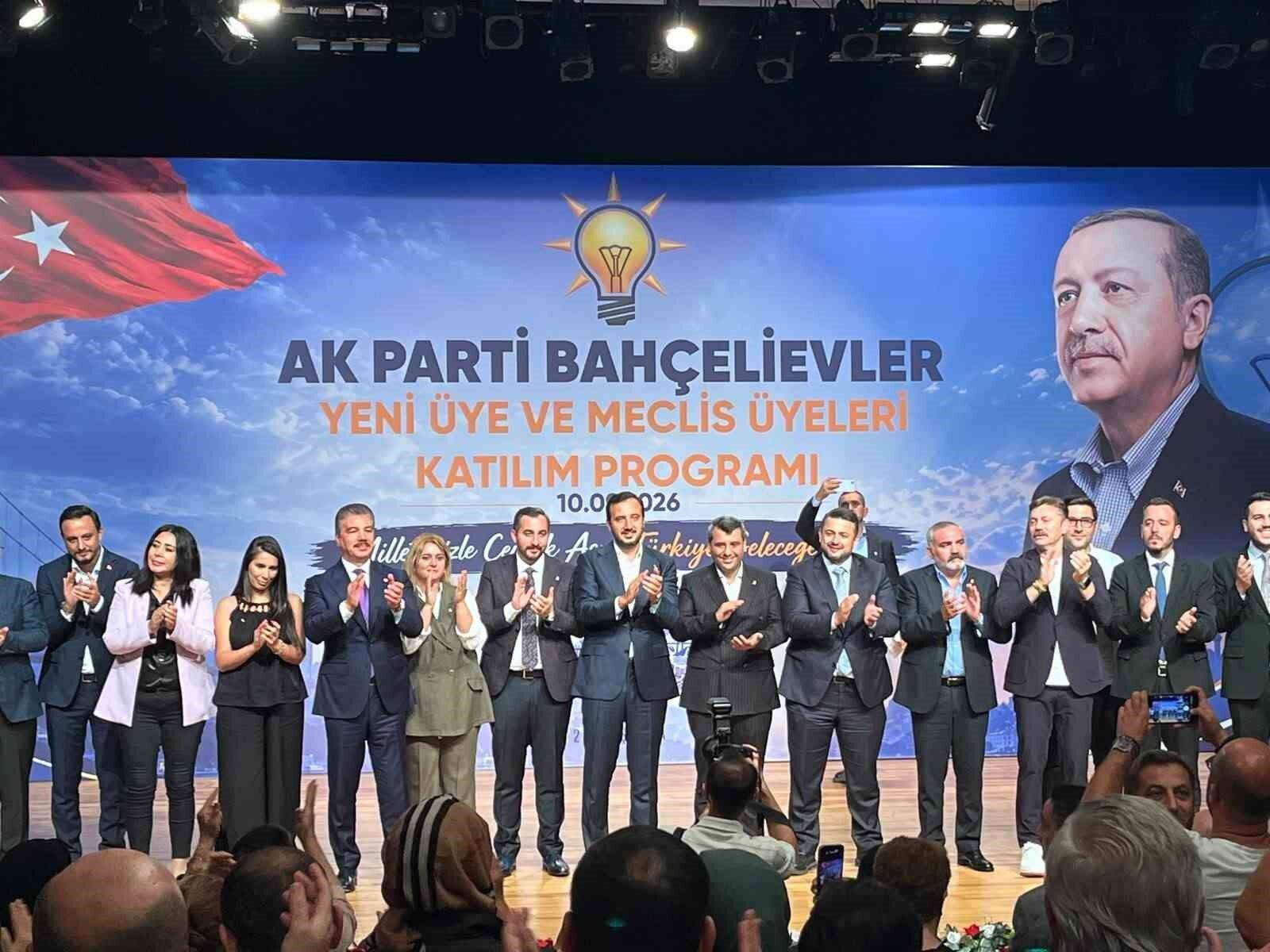 Bahçelievler'de, 3 CHP'li meclis üyesi AK Parti'ye geçti