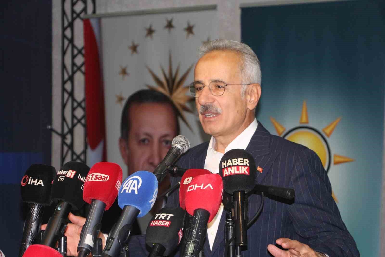 Bakan Uraloğlu, Kalkınma Yolu'ndaki imza sürecinin perde arkasını anlattı