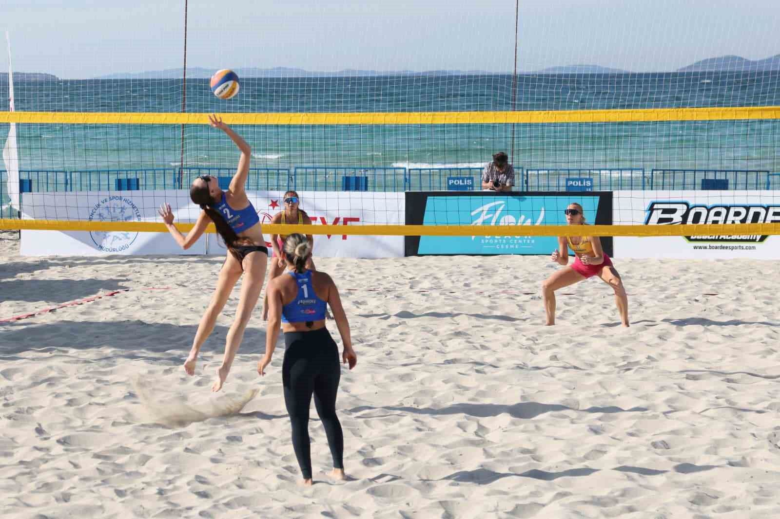 Çeşme'de Uluslararası Grand Slam Plaj Voleybolu heyecanı başladı