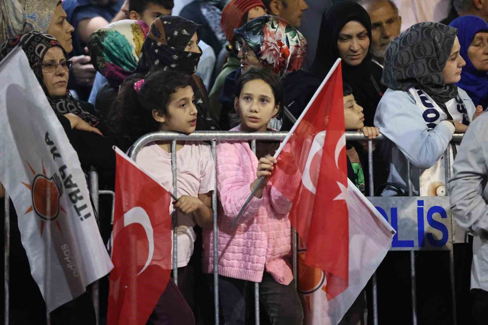 Cumhurbaşkanı Erdoğan memleketi Rize'de