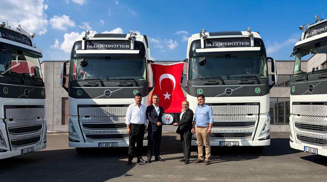 Volvo Trucks, ADES Uluslararası Nakliyat’a  30 adet Volvo FH 500 Teslim Etti!