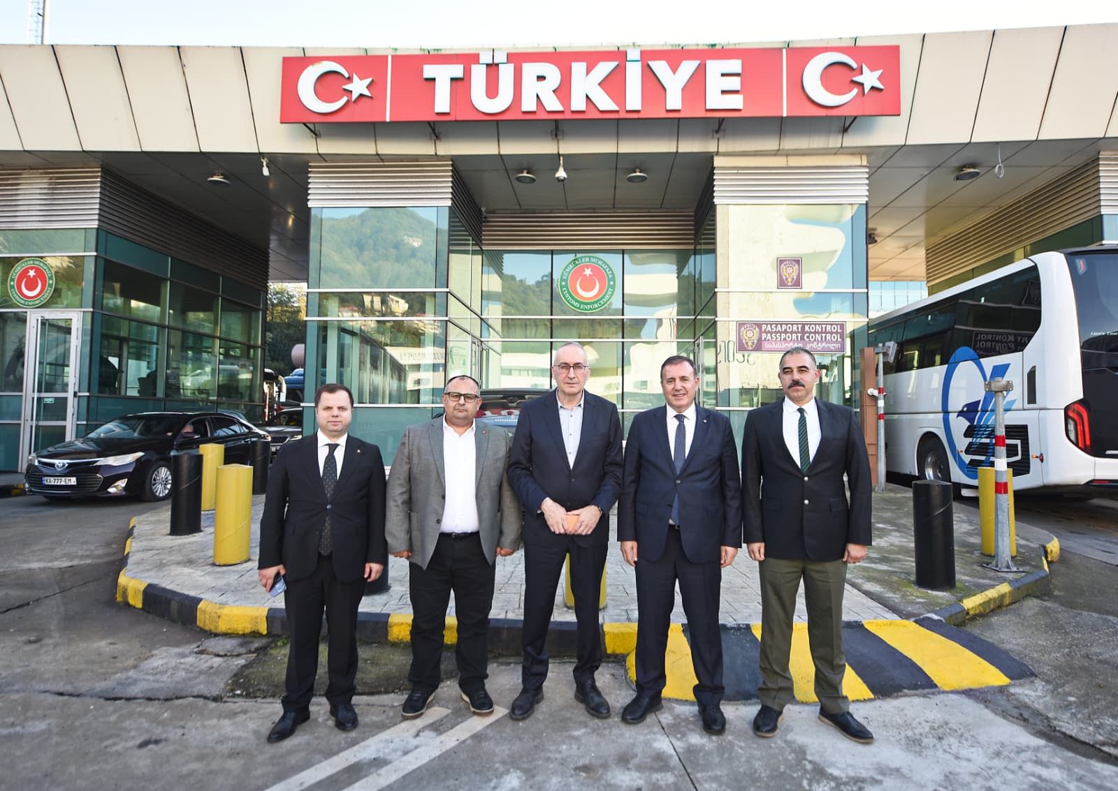 ÇELEBİ "SARP'TA BEKLEME SÜRELERİ AZALIRSA ÜLKE TİCARETİ KAZANACAK"