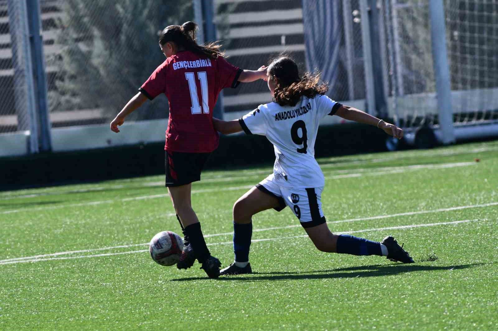 Anadolu Yıldızları, Gençlerbirliği'ni 3-1 ile geçti