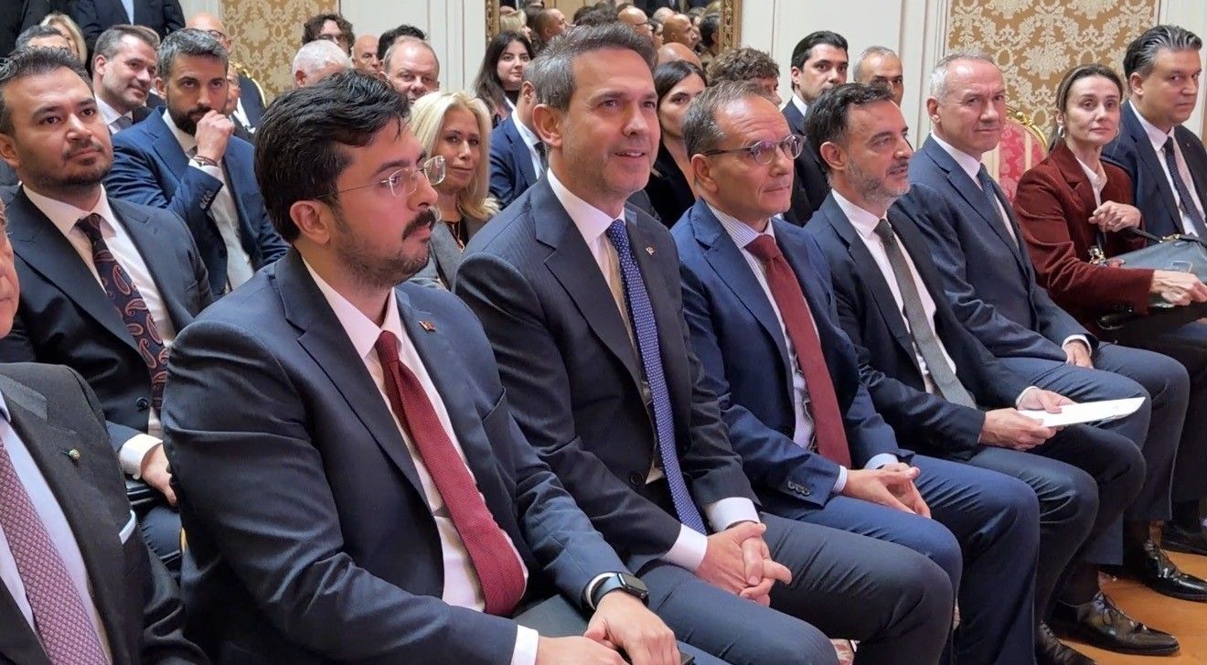 Bakan Bayraktar: 'Türkiye 2053 yılında karbon nötr bir ekonomi olacak'