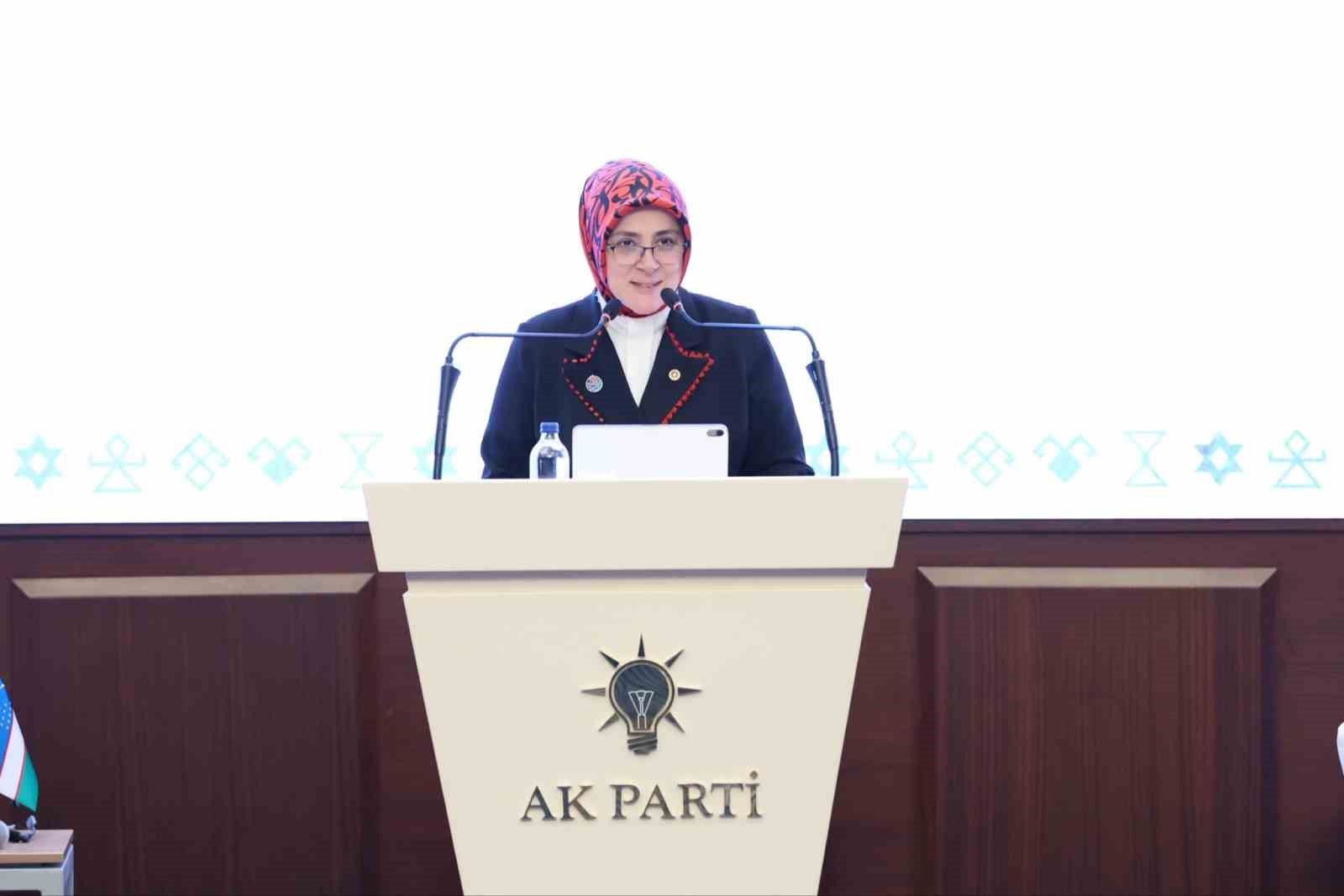 Bakan Göktaş: 'Kadınların sözünü Türk dünyasının merkezine koyuyor, yarınları kadınlarla inşa ediyoruz'