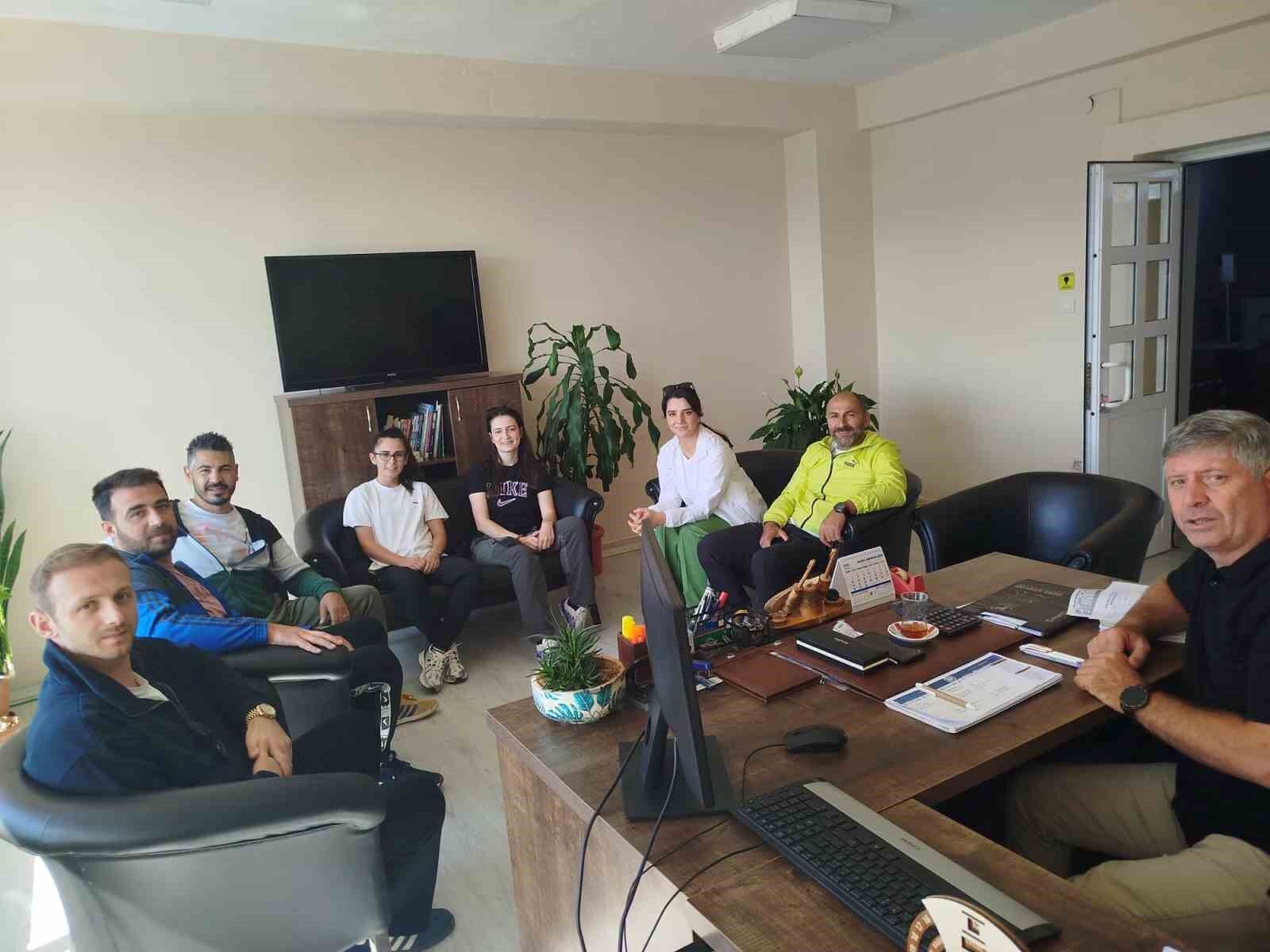 Çilimli'de okullarda sportif faaliyetler için hazırlıklar sürüyor