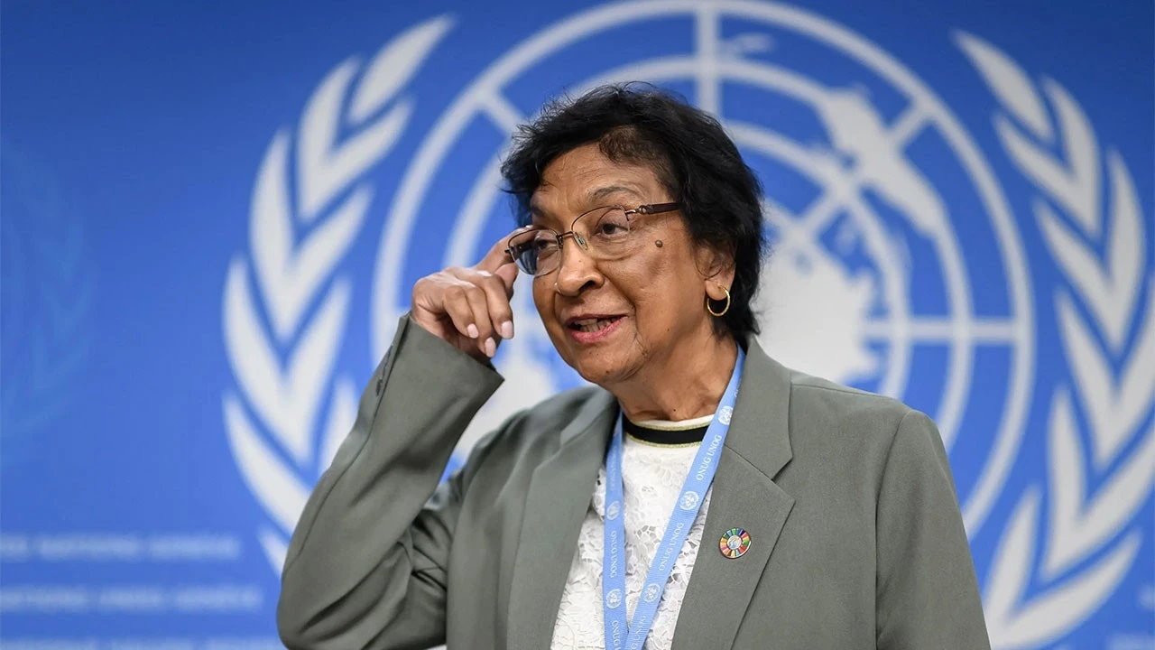 Nobel Baris Odulunu Kazanan Pillay Biraz Daha Alkislarsaniz Odulu Trumpla Paylasabilirim Chgc Cover